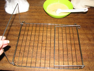 grate with handles